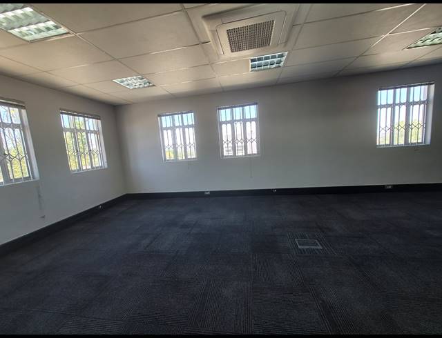 6,242M² WAREHOUSE TO LET IN HALFWAY HOUSE
